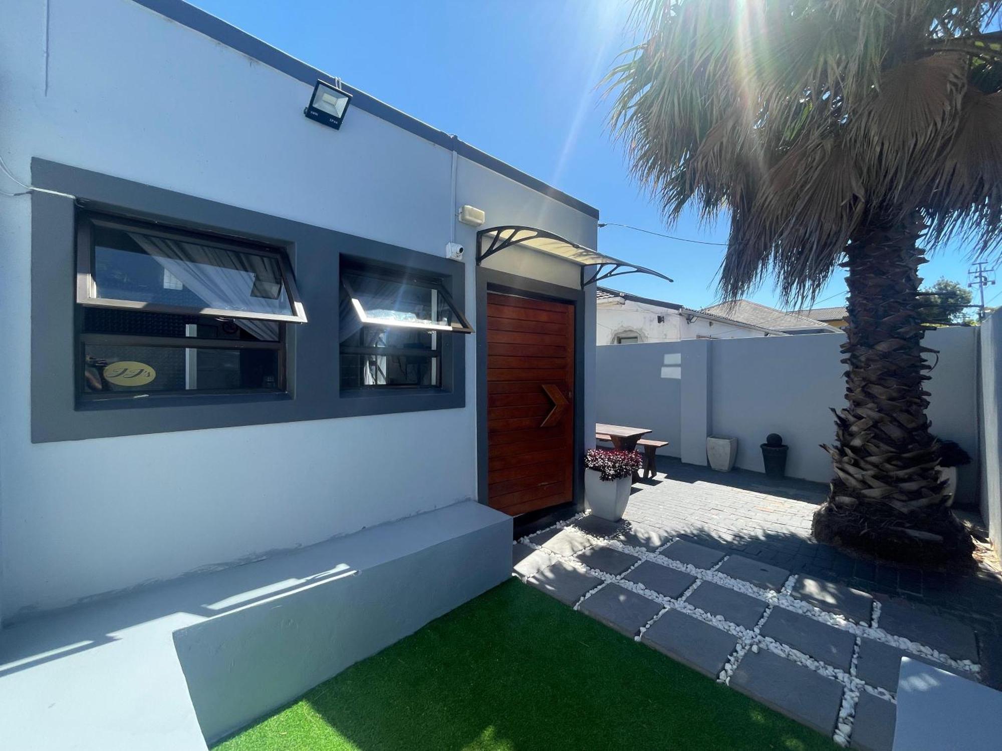 On Wynne * Cape Town